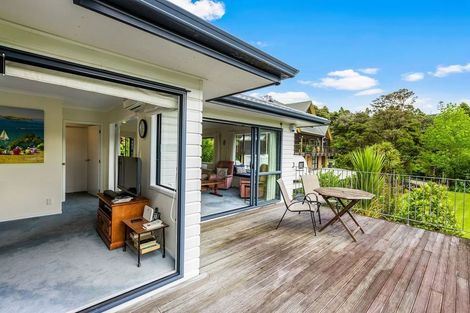 Photo of property in 37 Cochrane Avenue, Arkles Bay, Whangaparaoa, 0932