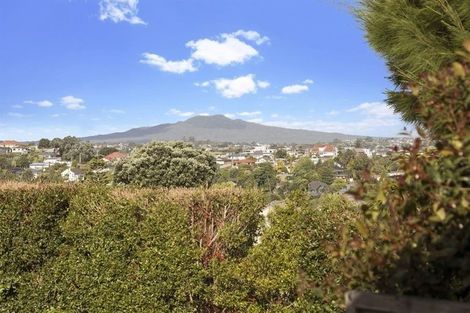 Photo of property in 1/23a Gladstone Road, Northcote, Auckland, 0627