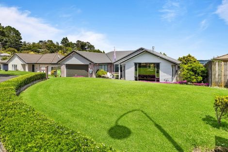 Photo of property in 27 Lorikeet Place, Unsworth Heights, Auckland, 0632