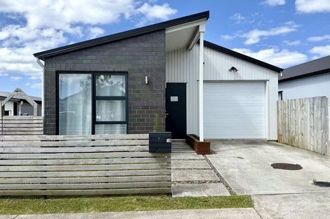 Photo of property in 18 Horokaka Street, Massey, Auckland, 0614