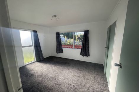 Photo of property in 779 East Coast Road, Northcross, Auckland, 0630