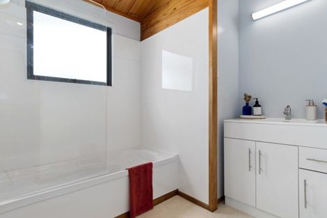 Photo of property in 19 Links View Drive, Omokoroa, 3114