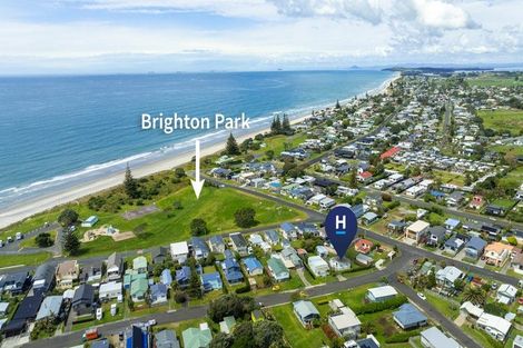 Photo of property in 32 Wallnutt Avenue, Waihi Beach, 3611