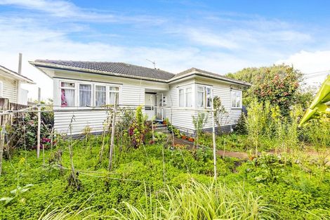 Photo of property in 39 Russell Road, Manurewa, Auckland, 2102