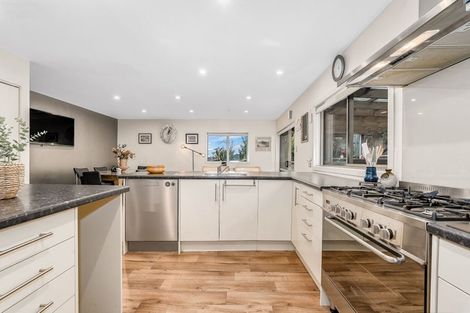 Photo of property in 121 Te Puia Drive, Aotea, Porirua, 5024