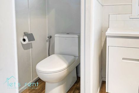 Photo of property in 52 Rosella Road, Mangere East, Auckland, 2024