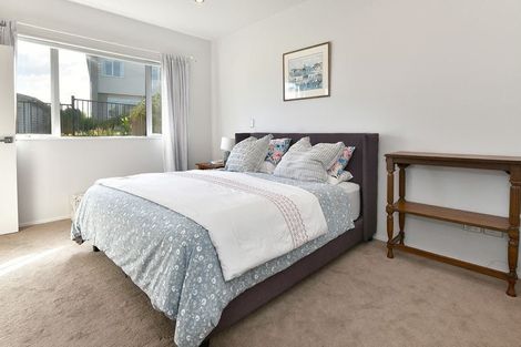 Photo of property in 33 Kaipuke Crescent, Gulf Harbour, Whangaparaoa, 0930