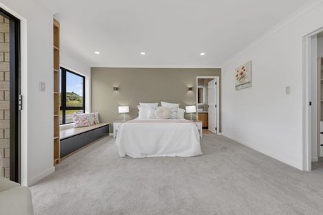 Photo of property in 2a Ballyalton Crescent, Flat Bush, Auckland, 2019