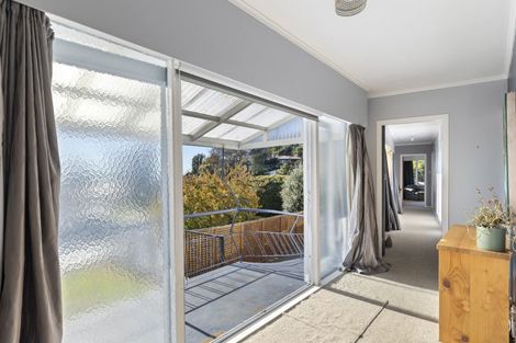 Photo of property in 52 Queens Road, Glen Avon, New Plymouth, 4312
