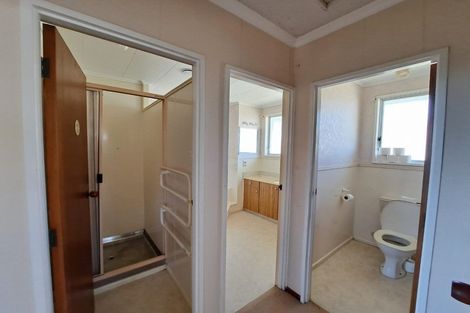 Photo of property in 56 Nevada Drive, Merrilands, New Plymouth, 4312