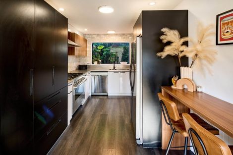 Photo of property in 20 Bay Lair Grove, Island Bay, Wellington, 6023