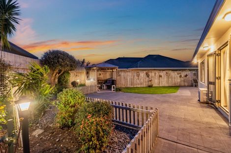 Photo of property in 5 Rosebank Place, Avalon, Lower Hutt, 5011