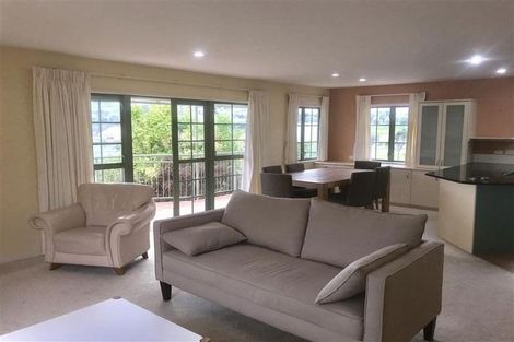 Photo of property in 28 Parkwood Crescent, Gulf Harbour, Whangaparaoa, 0930