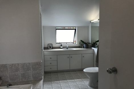 Photo of property in 1/12 Craig Road, Milford, Auckland, 0620