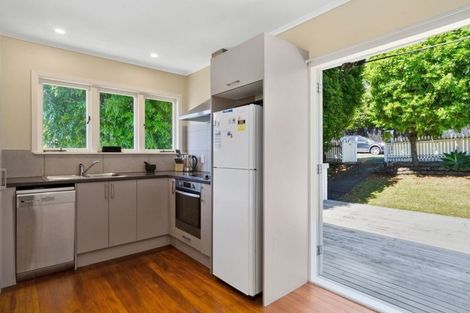 Photo of property in 1/23 Alexander Avenue, Torbay, Auckland, 0630
