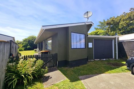 Photo of property in 8a Busby Place, Awapuni, Palmerston North, 4412