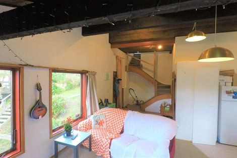 Photo of property in 52 Milne Terrace, Island Bay, Wellington, 6023