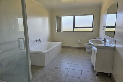 Photo of property in 50 Bing Lucas Drive, Tawa, Wellington, 5028