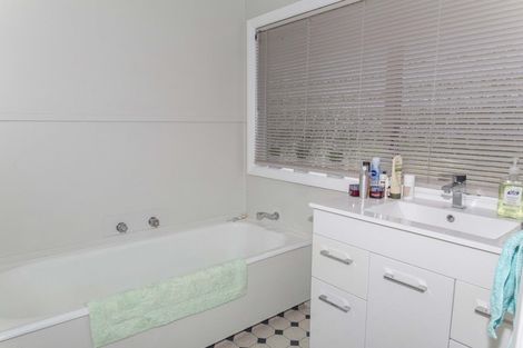 Photo of property in 37 Gordon Street, Dannevirke, 4930