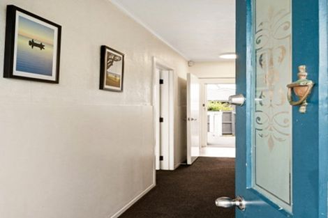 Photo of property in 33b Gill Avenue, Te Atatu Peninsula, Auckland, 0610