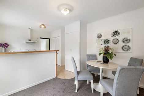 Photo of property in 1/24 Richards Avenue, Forrest Hill, Auckland, 0620