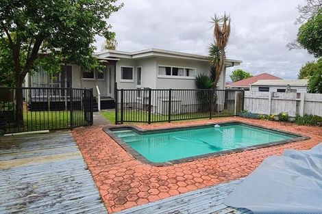 Photo of property in 89 Gossamer Drive, Pakuranga Heights, Auckland, 2010