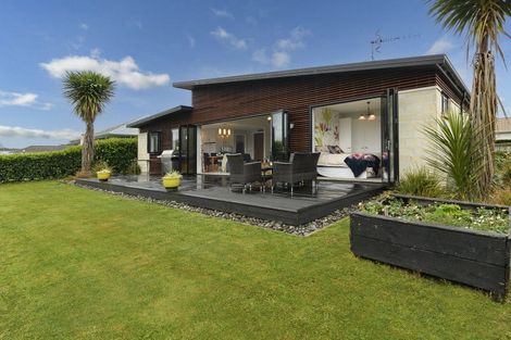 Photo of property in 14 Vantage Place, Omokoroa, 3114