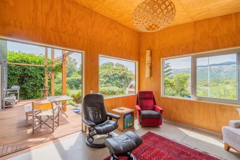 Photo of property in 25 Tennis Court Road, Raumati South, Paraparaumu, 5032