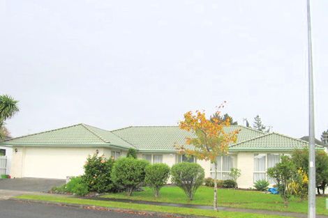 Photo of property in 30 Headcorn Place, Botany Downs, Auckland, 2010