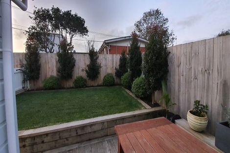 Photo of property in 2/220a Church Street, Onehunga, Auckland, 1061