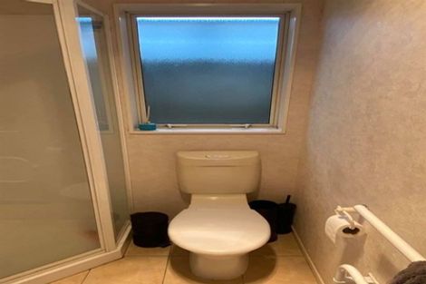 Photo of property in 3 Maghera Drive, East Tamaki Heights, Auckland, 2016