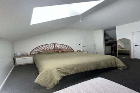 Photo of property in 16 Peace Avenue, Moturoa, New Plymouth, 4310