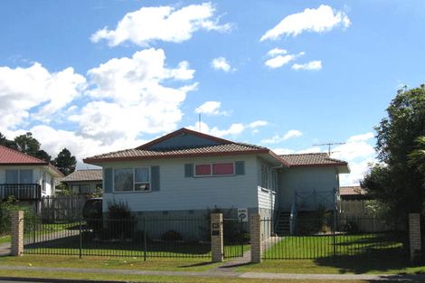 Photo of property in 15 Caribbean Drive, Unsworth Heights, Auckland, 0632
