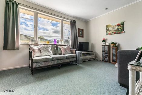 Photo of property in 27 Coniston Avenue, Te Atatu South, Auckland, 0610