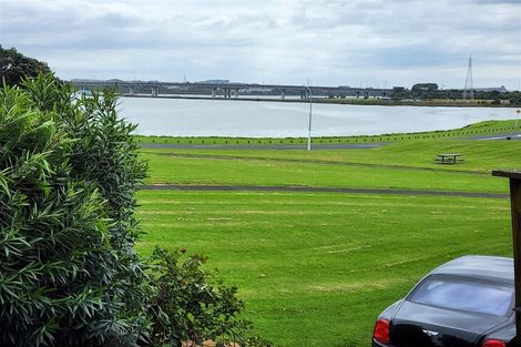 Photo of property in 2 Shortt Avenue, Mangere Bridge, Auckland, 2022