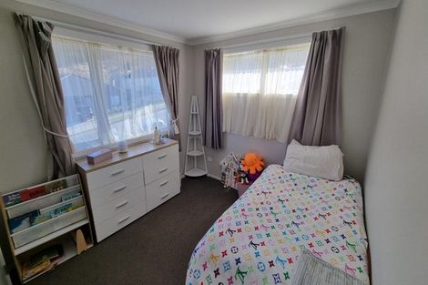 Photo of property in 102 Melksham Drive, Churton Park, Wellington, 6037