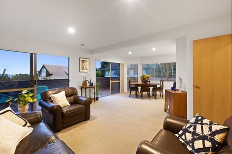 Photo of property in 4/96 William Bayes Place, Red Beach, 0932