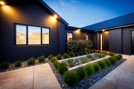 Photo of property in 58 Kanuka Drive, Hokowhitu, Palmerston North, 4410