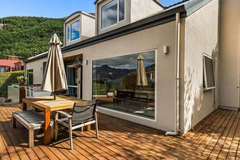 Photo of property in 1 Arawata Terrace, Fernhill, Queenstown, 9300