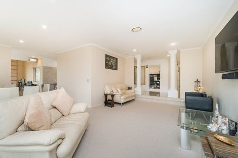 Photo of property in 54 Cashmere Drive, Fitzherbert, Palmerston North, 4410