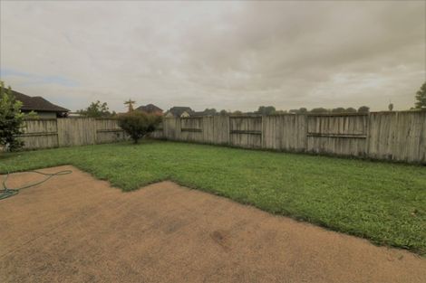 Photo of property in 8 Gibbston Close, Huntington, Hamilton, 3210