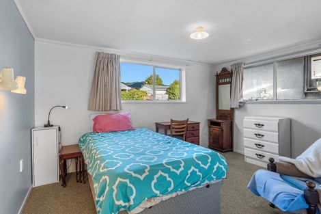 Photo of property in 5 Balmoral Place, Stoke, Nelson, 7011