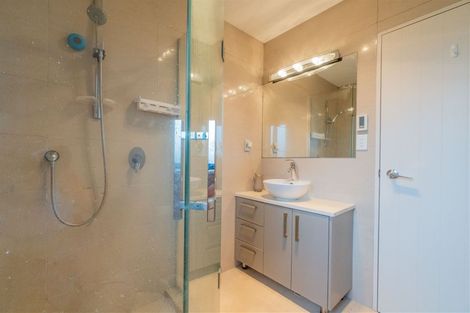 Photo of property in 5 Bangla Place, Massey, Auckland, 0614