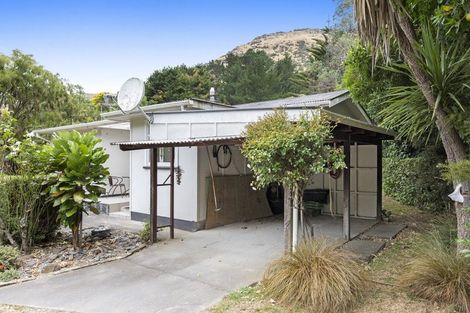 Photo of property in 11 Factory Road, Little Akaloa, 7583