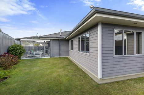 Photo of property in 20 Ronald Scott Grove, Riverstone Terraces, Upper Hutt, 5018
