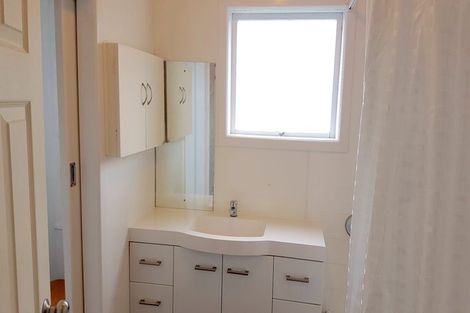 Photo of property in 204 East Coast Road, Forrest Hill, Auckland, 0620