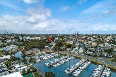 Photo of property in 1/3 Inga Road, Milford, Auckland, 0620