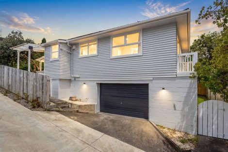 Photo of property in 2/13 Tilden Avenue, Hillcrest, Auckland, 0627