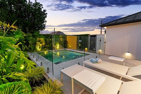 Photo of property in 8 Sylvan Park Avenue, Milford, Auckland, 0620