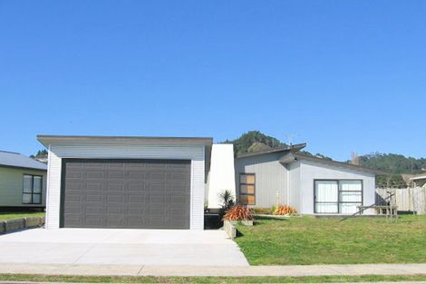 Photo of property in 19 Hawk Hill Crescent, Cooks Beach, Whitianga, 3591
